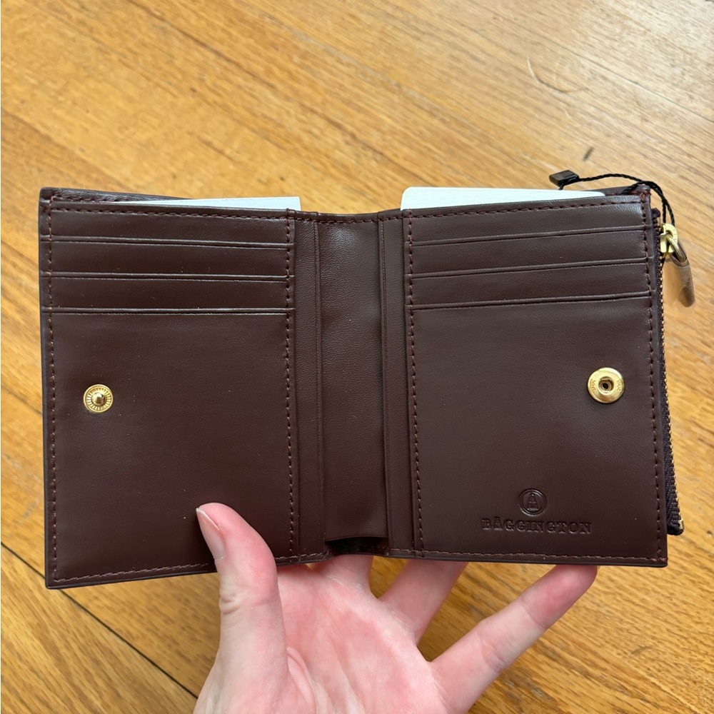 Baggington Chic Brown Leather Wallet - Picture 3 of 7